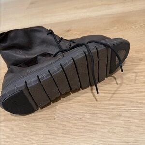 Cole Haan Brown Leather chukkas